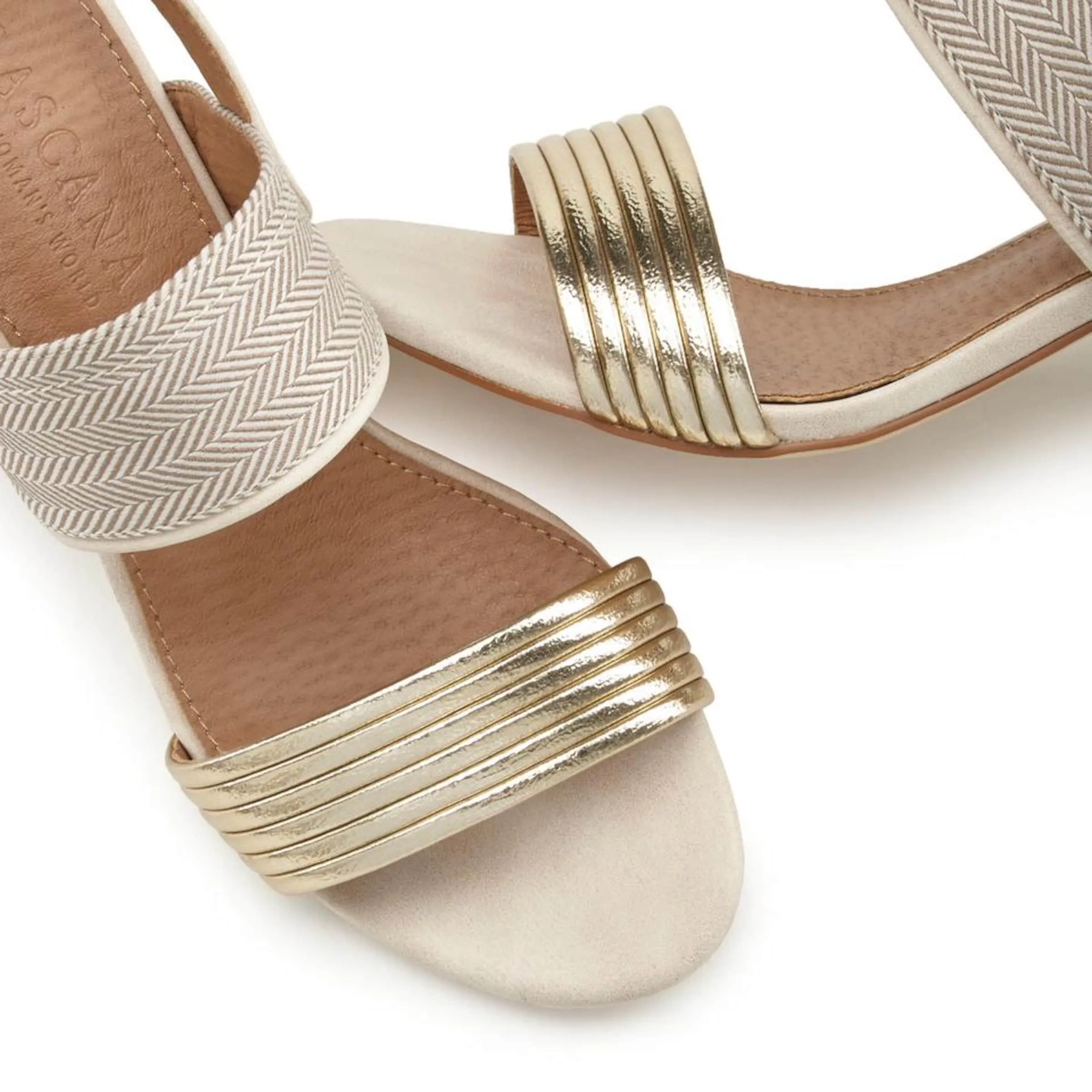 LASCANA Sandale in Beige, Gold